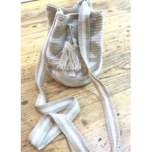 https://koguis.com.au/395-2463-thickbox/medium-wayuu-mochila-with-designs.jpg